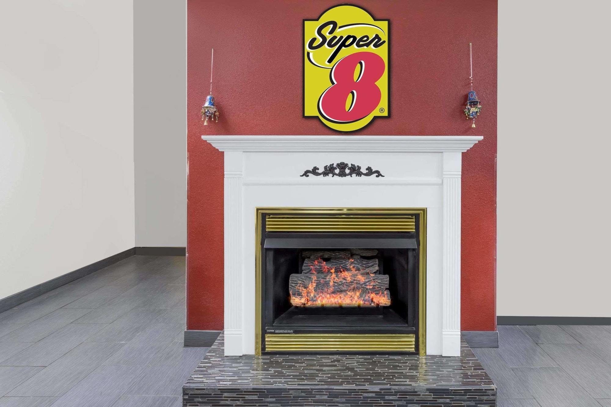 Super 8 By Wyndham Logansport Motell Exteriör bild
